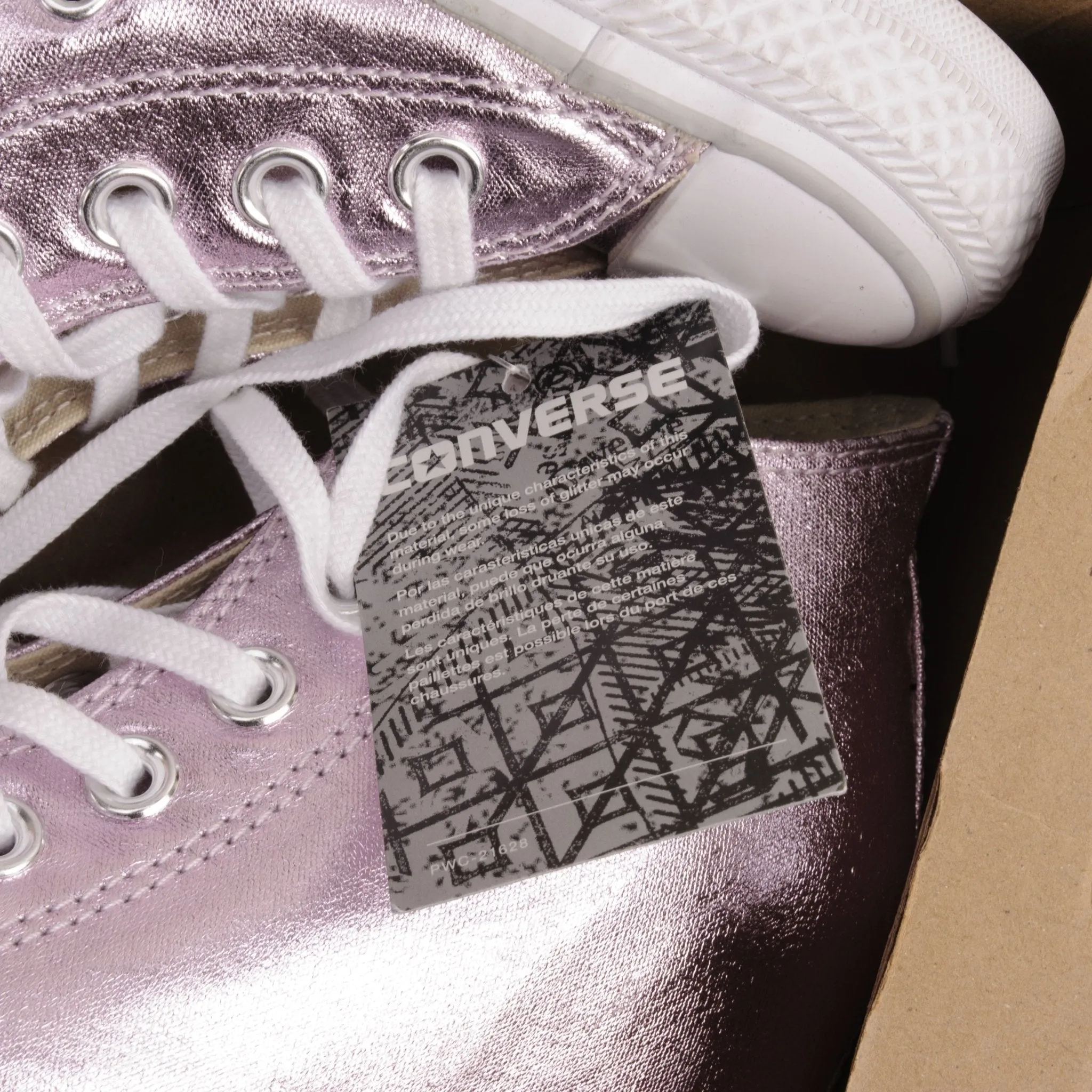 DEADSTOCK CONVERSE CHUCK TAYLOR ALL STAR LUX METALLIC MID PURPLE SIZE 6 WOMEN