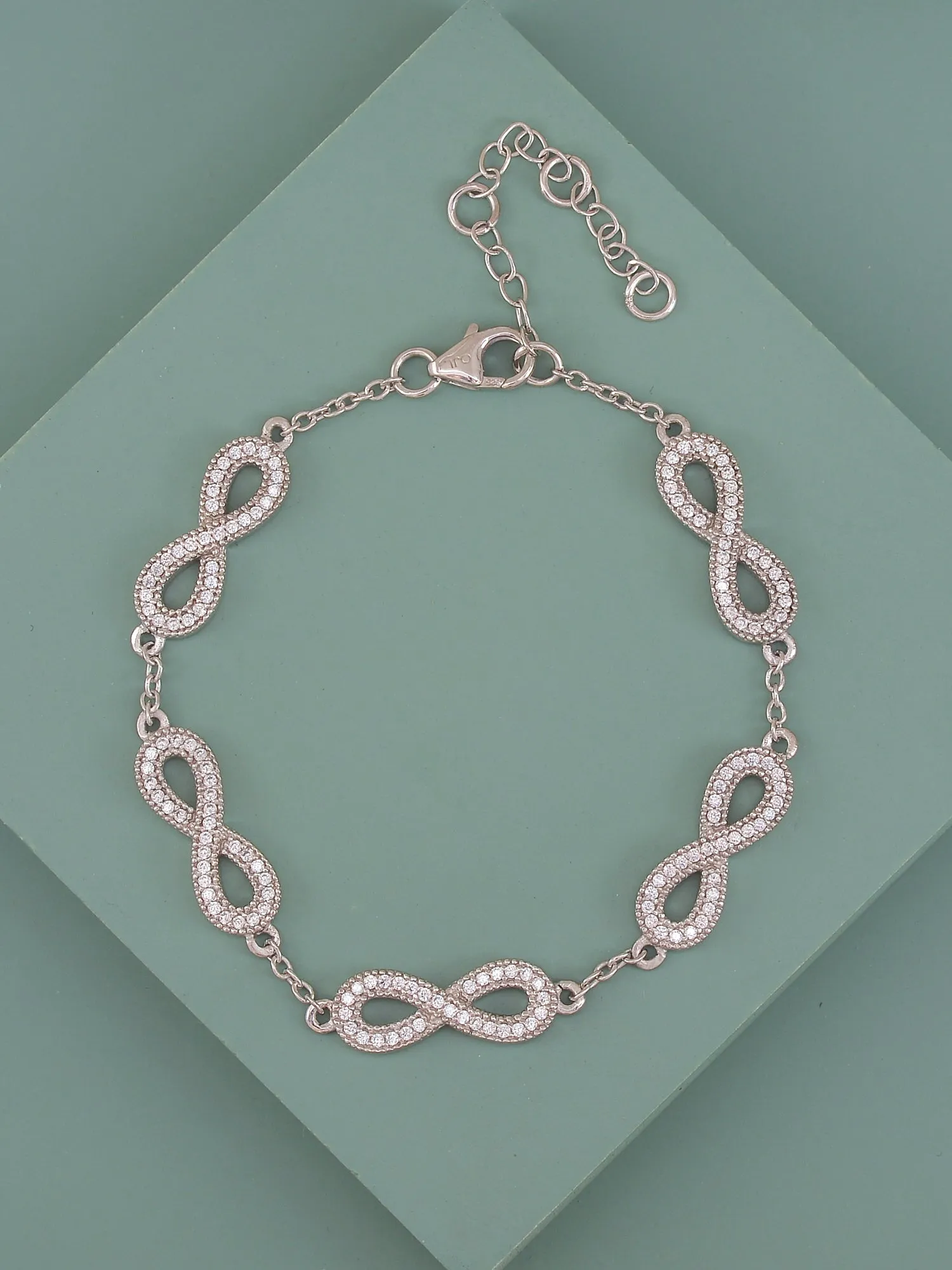 Infinity Link Bracelet For Women In Silver