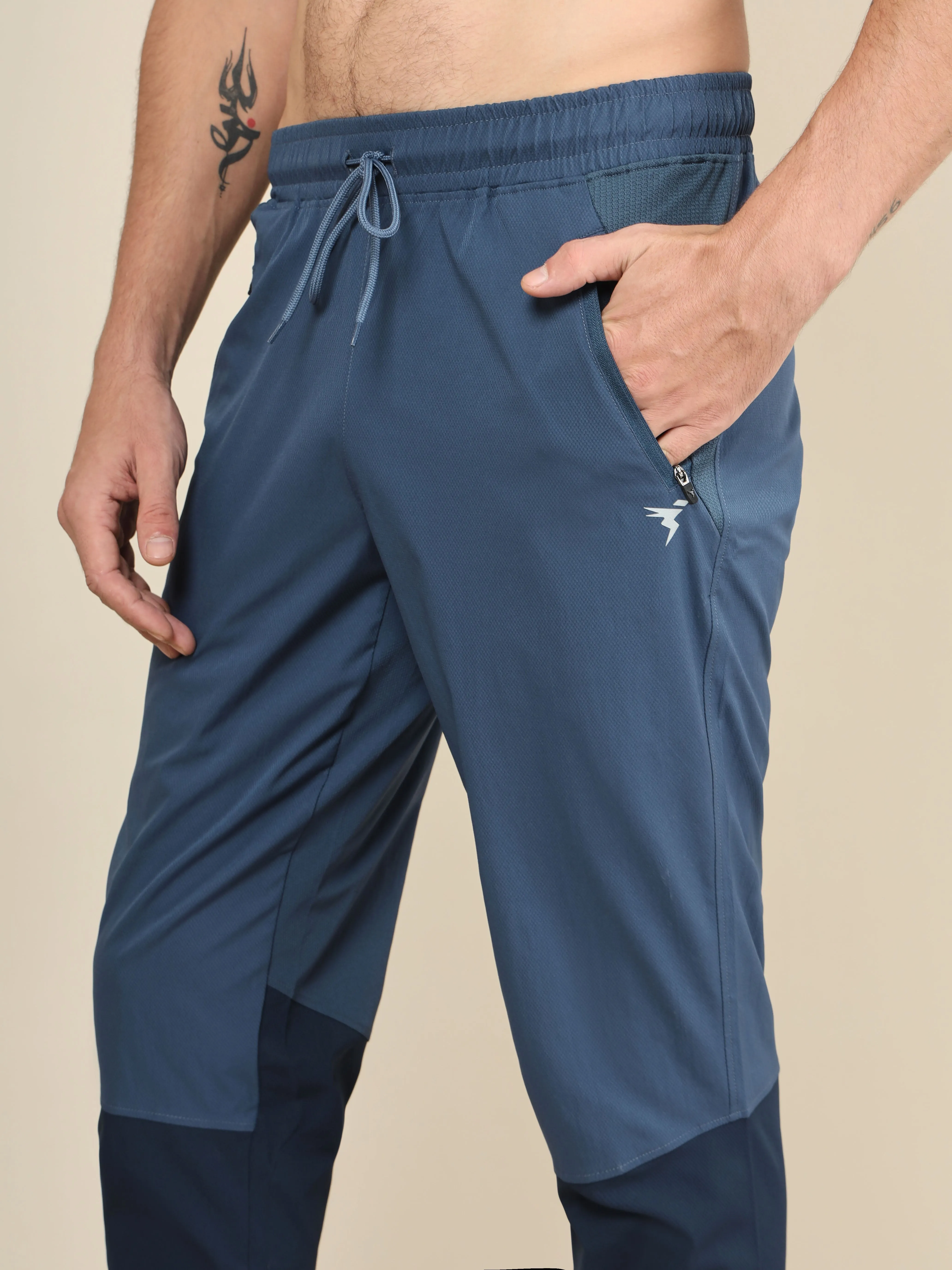 Men Colorblock Slim Fit Joggers with TECHNOLITE STRETCH