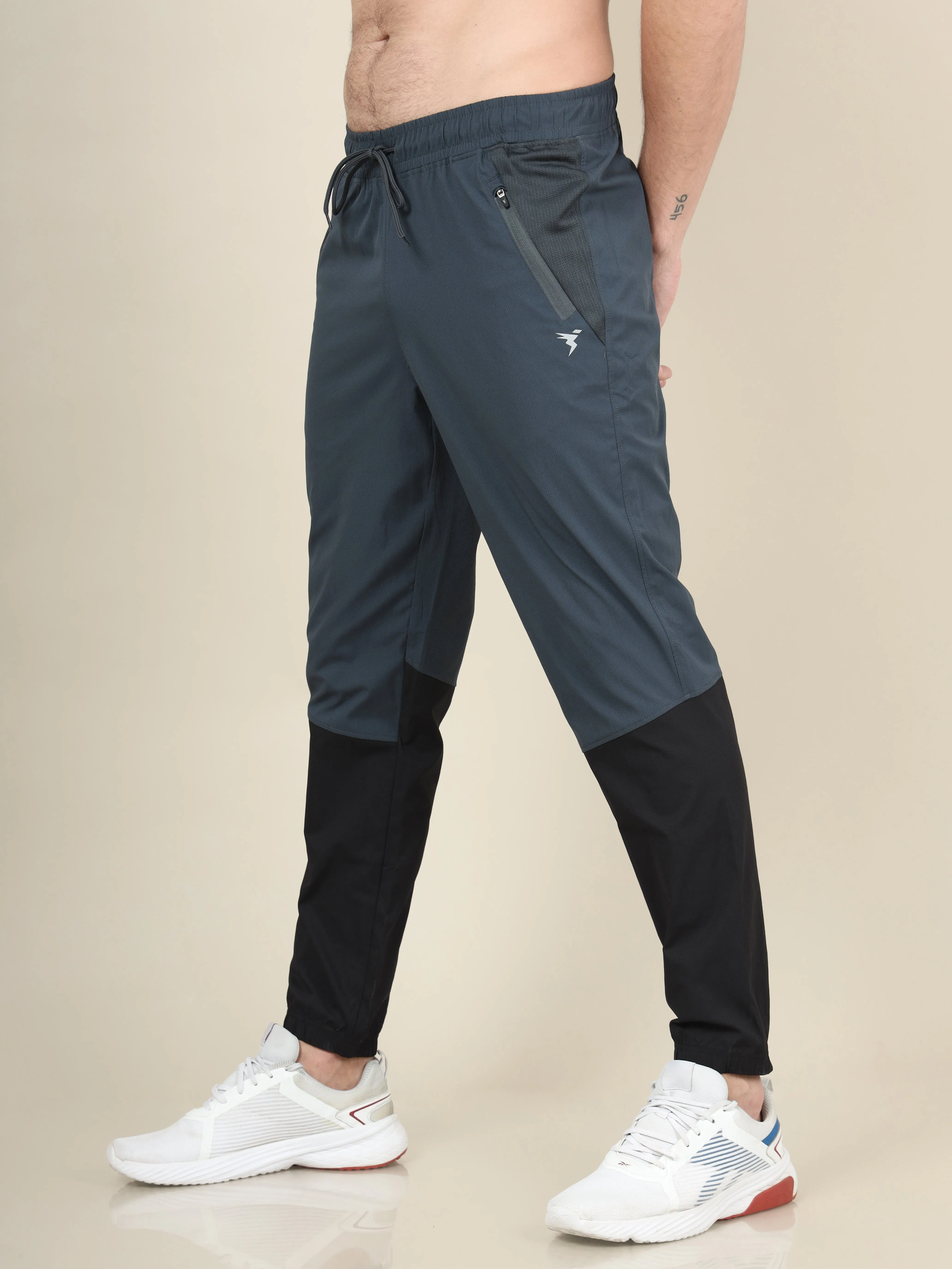 Men Colorblock Slim Fit Joggers with TECHNOLITE STRETCH