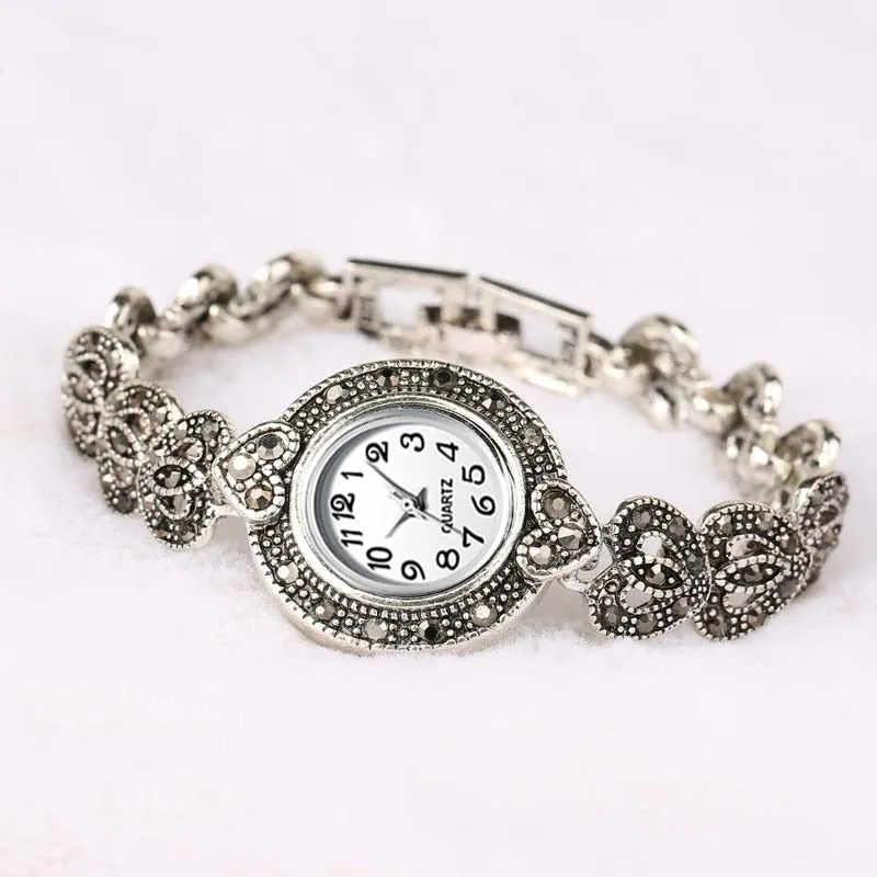 REVELRY 2019 New Luxury Quartz Watch Women Fashion Antique Silver Women's Watches Bright Black Crystal Vintage Bracelet Watch